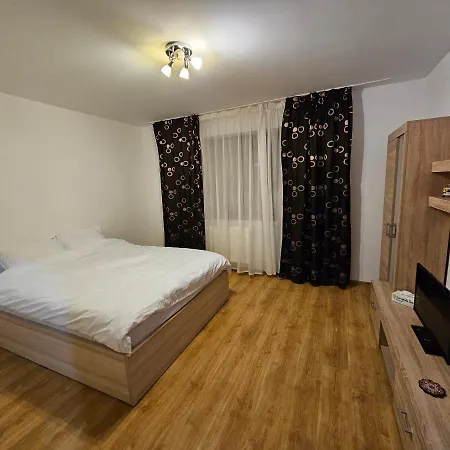 Elena's Coresi Апартаменти *